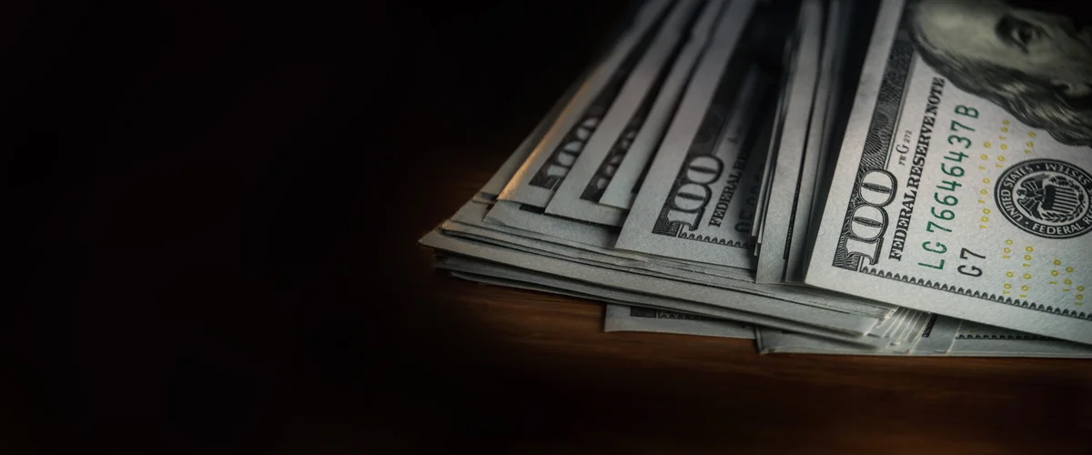 Dollar at Its Strongest in 18 Months as Fed Signals More Rate Rises